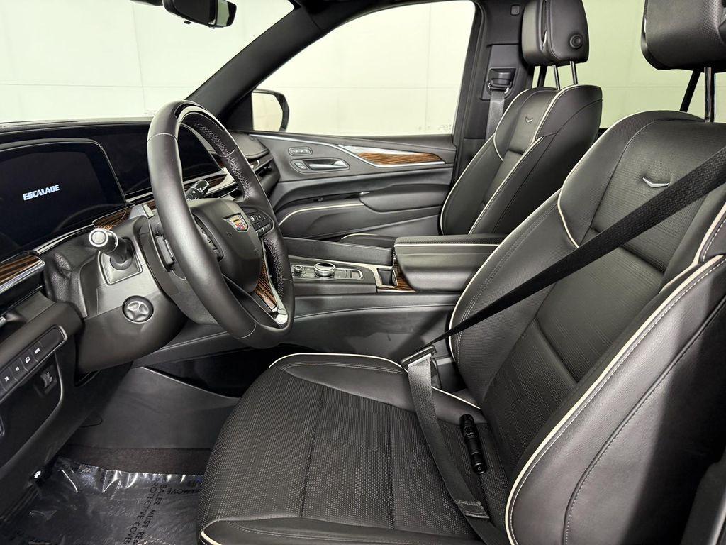 used 2024 Cadillac Escalade car, priced at $81,998