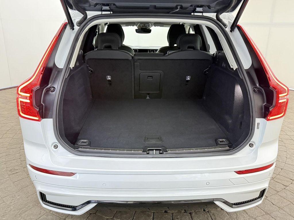 used 2025 Volvo XC60 car, priced at $36,998