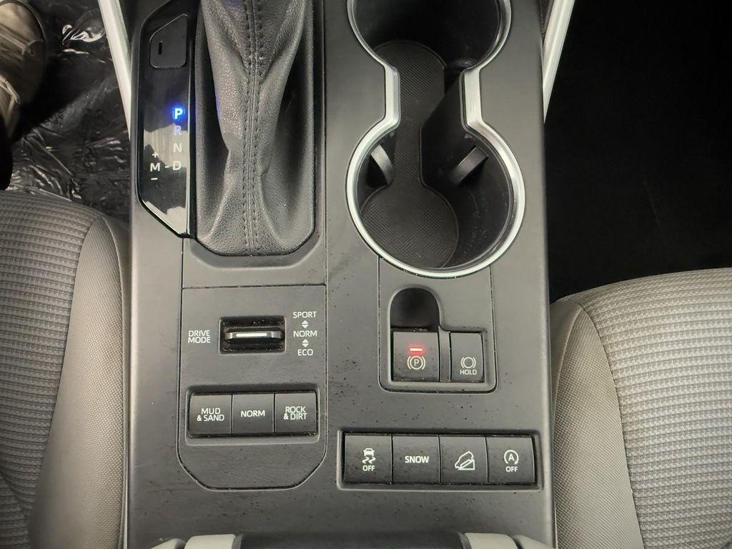 used 2022 Toyota Highlander car, priced at $27,500