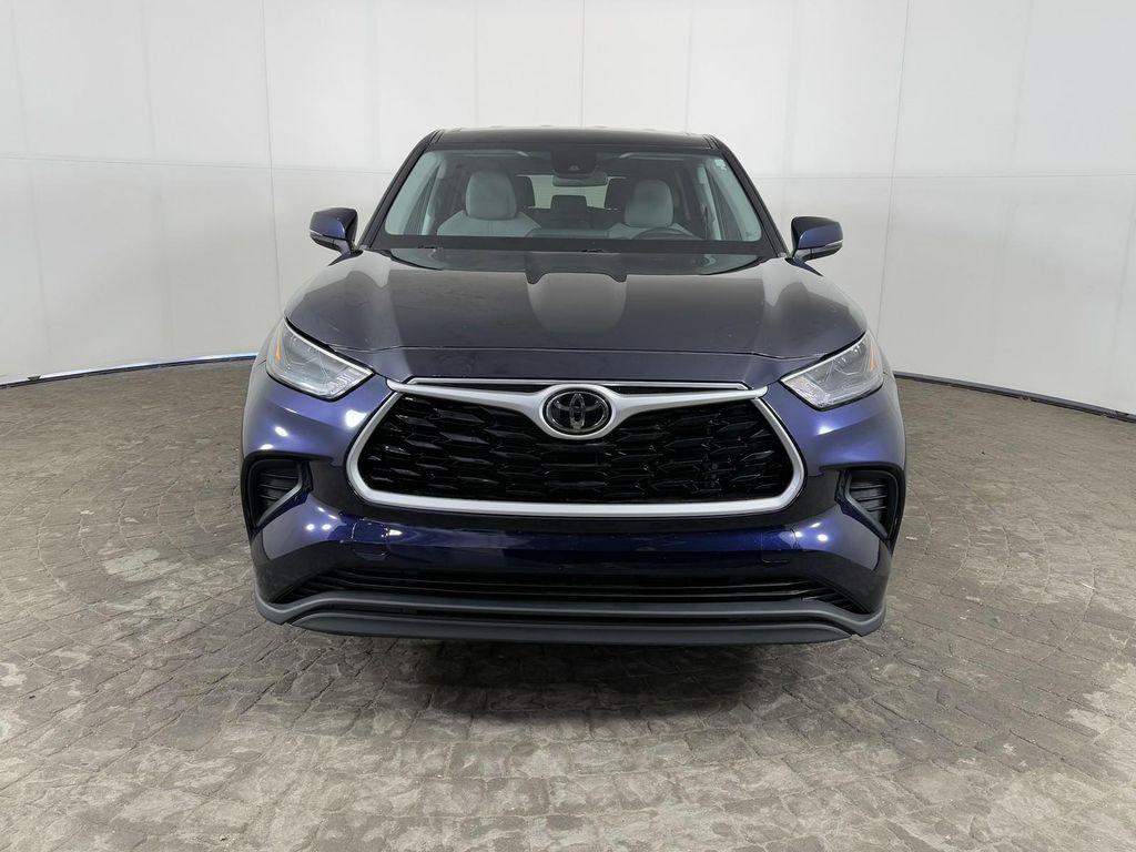 used 2022 Toyota Highlander car, priced at $27,500