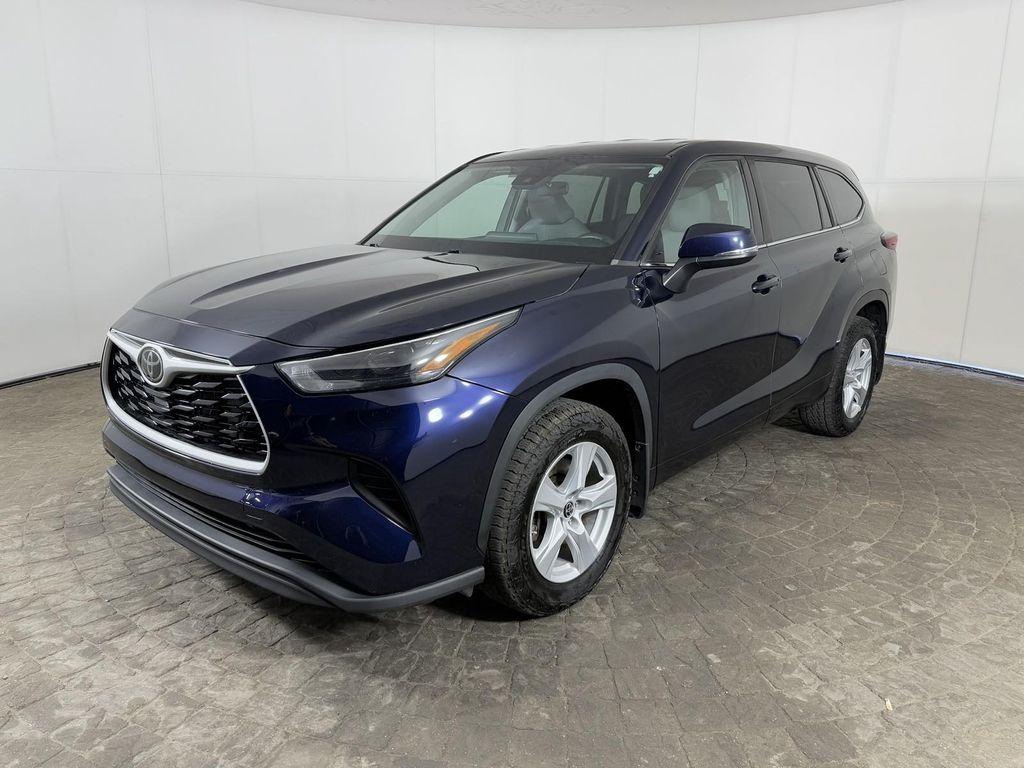 used 2022 Toyota Highlander car, priced at $27,500
