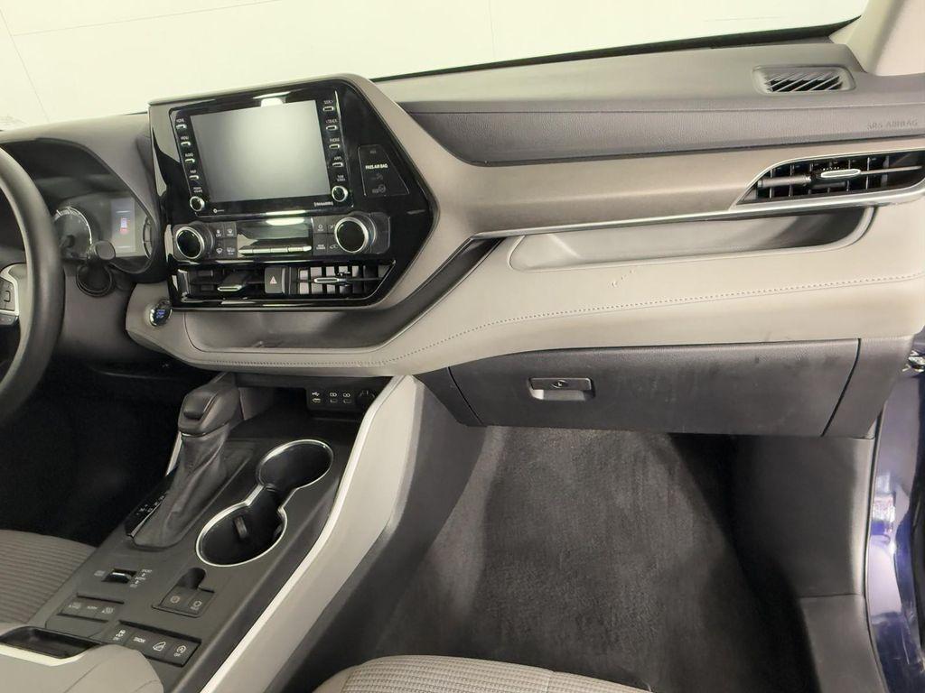 used 2022 Toyota Highlander car, priced at $27,500
