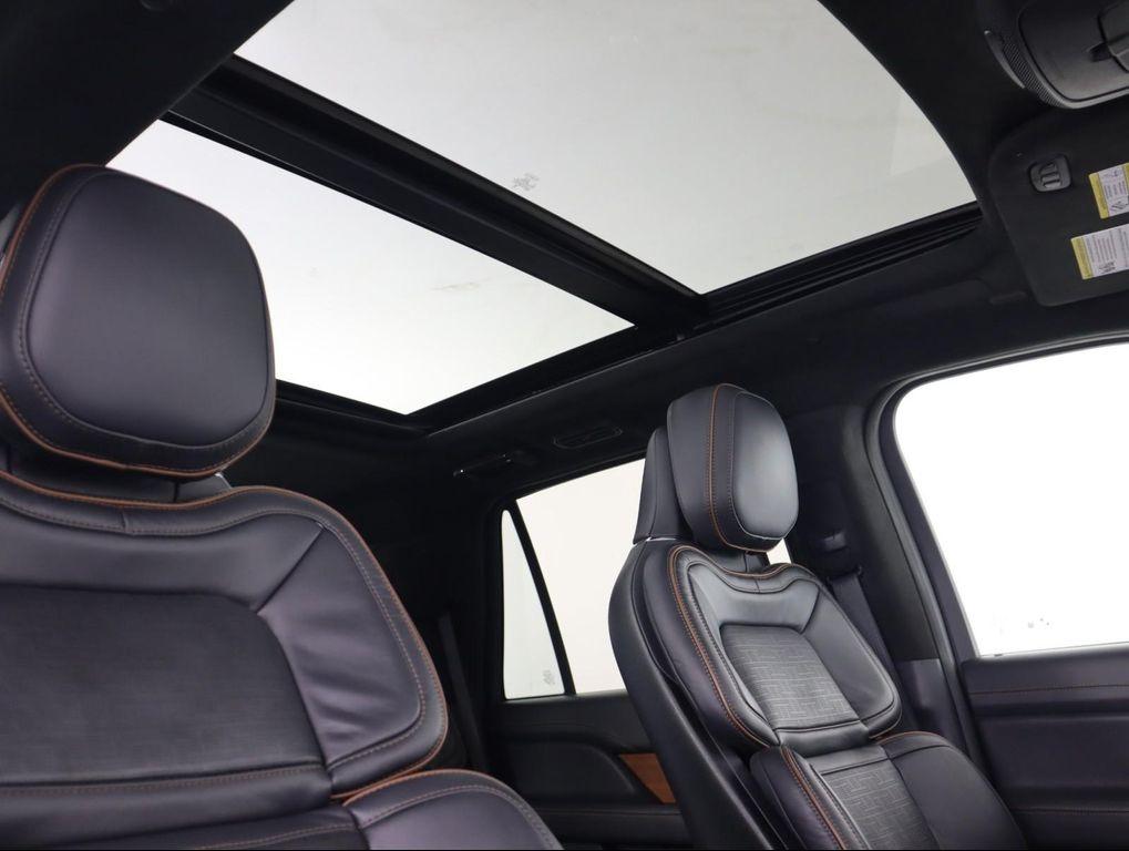 used 2024 Lincoln Navigator car, priced at $81,998