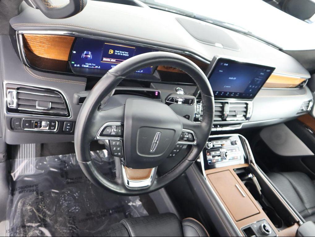used 2024 Lincoln Navigator car, priced at $81,998