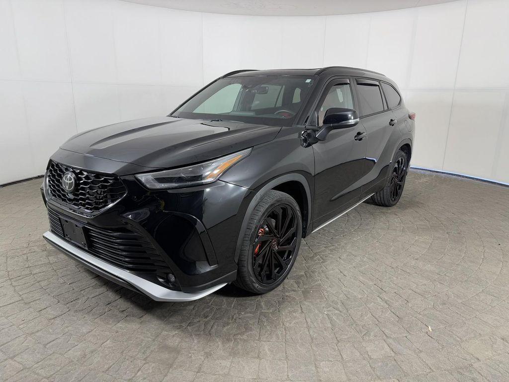 used 2022 Toyota Highlander car, priced at $40,500