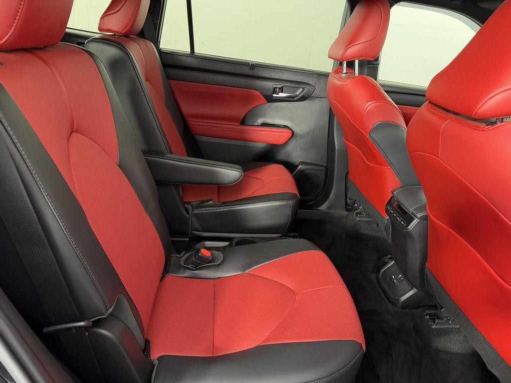 used 2022 Toyota Highlander car, priced at $40,500