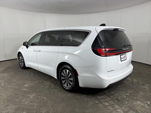 used 2023 Chrysler Pacifica Hybrid car, priced at $19,998