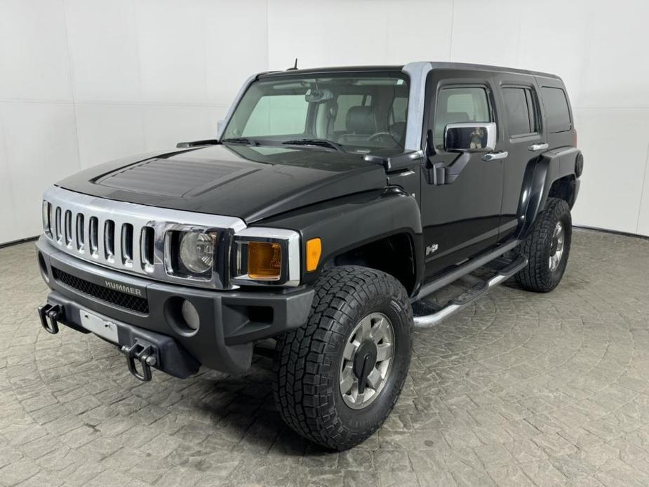 used 2009 Hummer H3 car, priced at $9,998