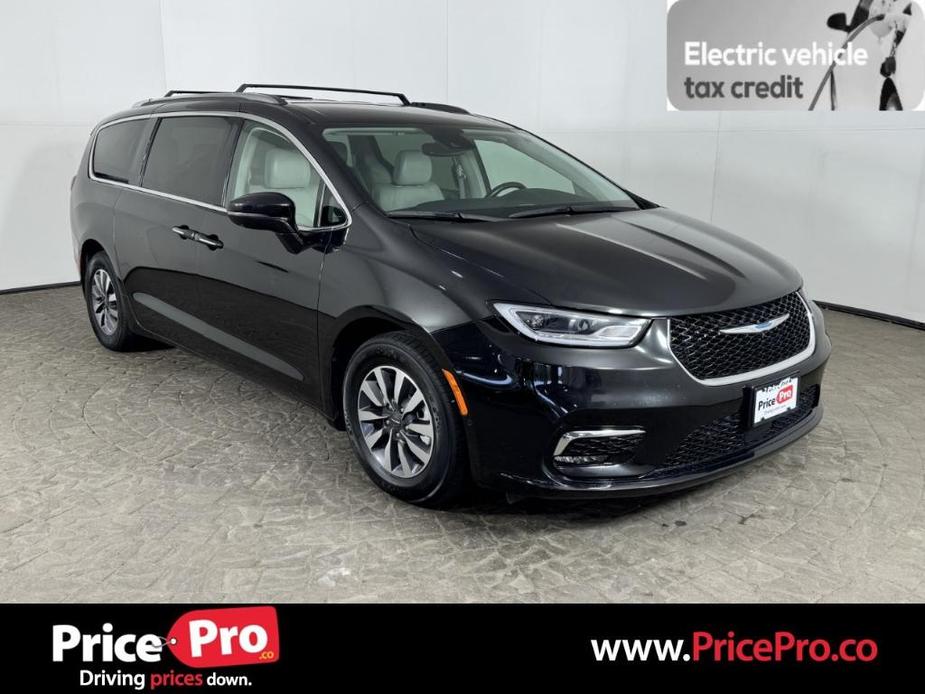 used 2021 Chrysler Pacifica Hybrid car, priced at $20,998