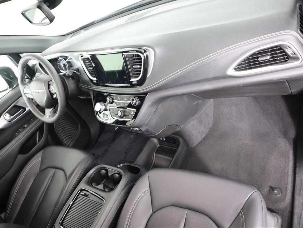 used 2023 Chrysler Pacifica car, priced at $35,998