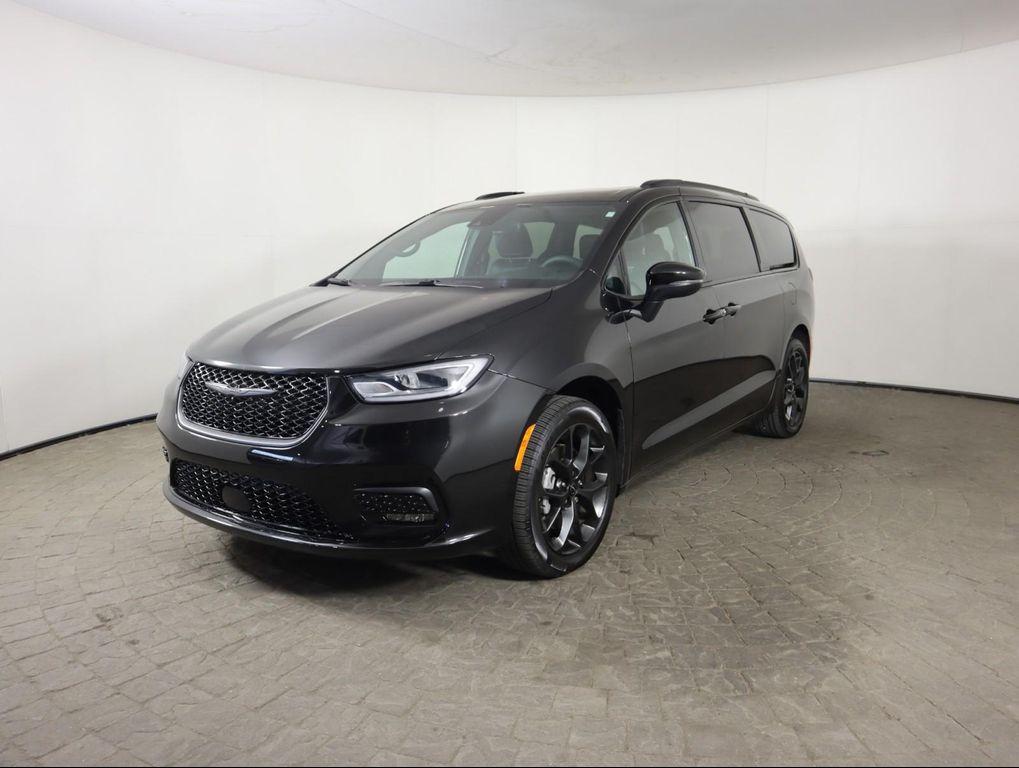 used 2023 Chrysler Pacifica car, priced at $35,998
