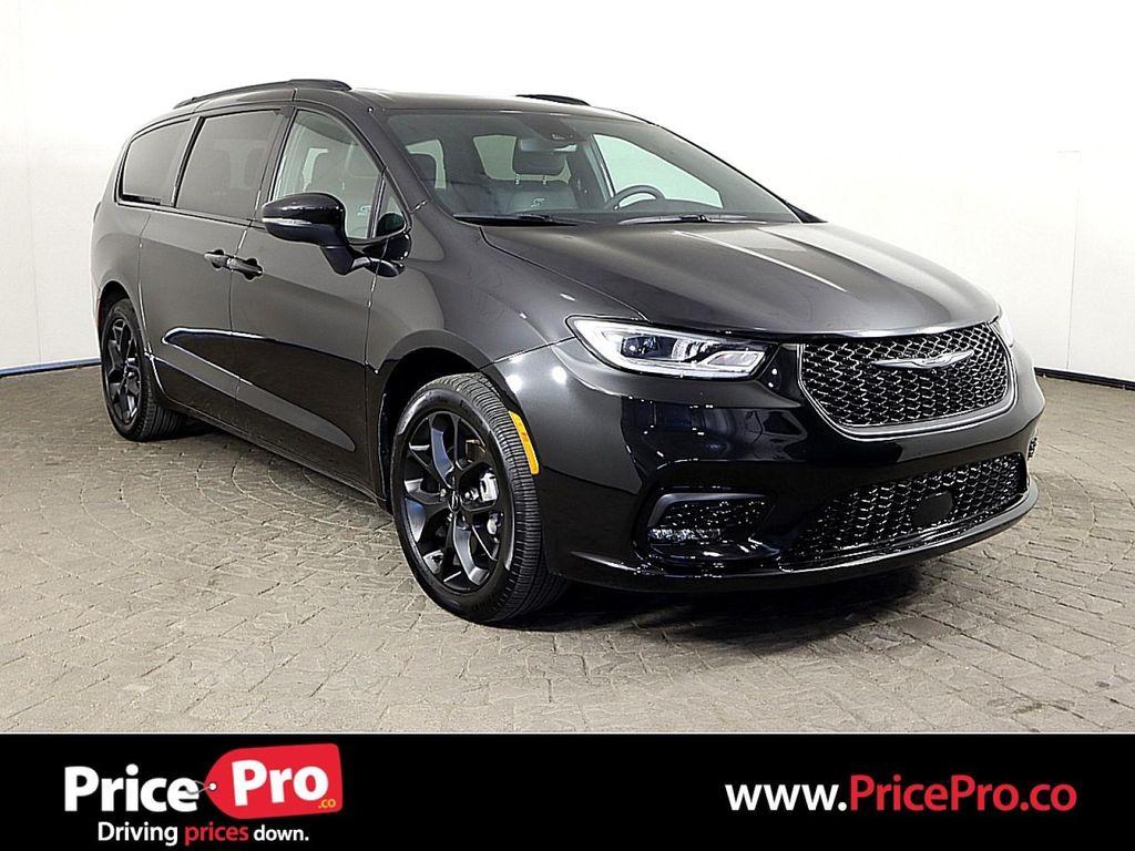 used 2023 Chrysler Pacifica car, priced at $35,998