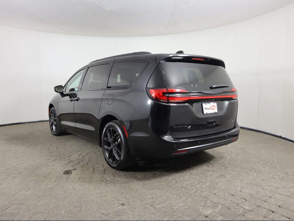 used 2023 Chrysler Pacifica car, priced at $35,998
