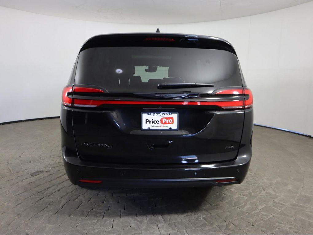 used 2023 Chrysler Pacifica car, priced at $35,998