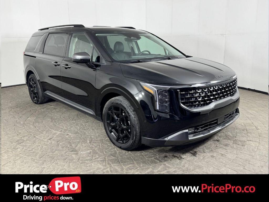 used 2025 Kia Carnival Hybrid car, priced at $44,500