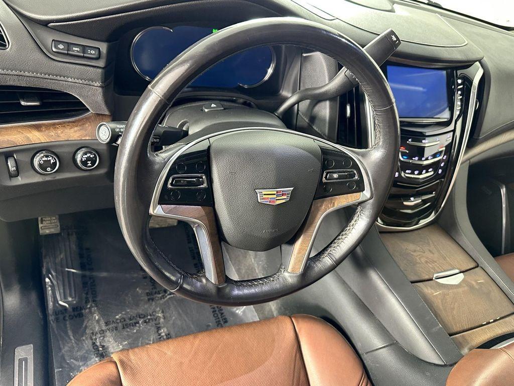 used 2020 Cadillac Escalade car, priced at $39,998