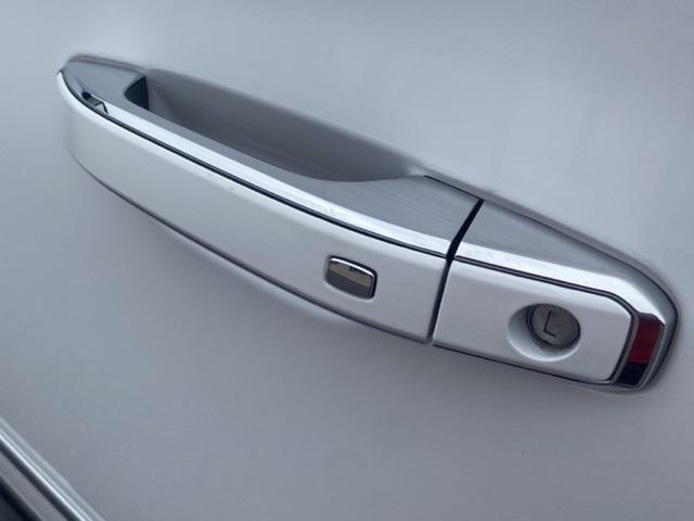 used 2020 GMC Yukon XL car, priced at $33,988