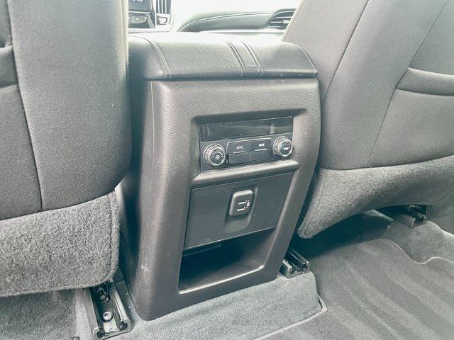used 2022 Chevrolet Traverse car, priced at $32,988