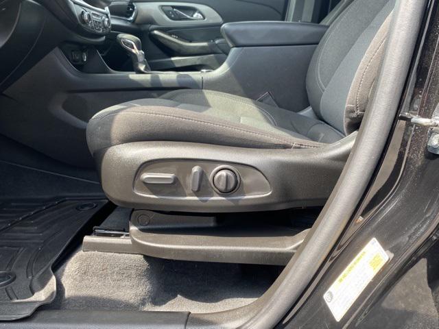 used 2022 Chevrolet Traverse car, priced at $31,988