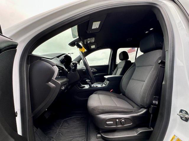 used 2022 Chevrolet Traverse car, priced at $31,988