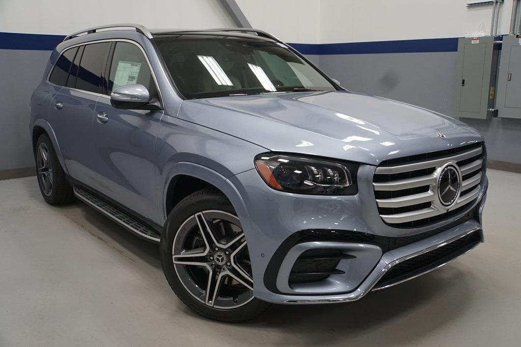 new 2025 Mercedes-Benz GLS 450 car, priced at $105,715