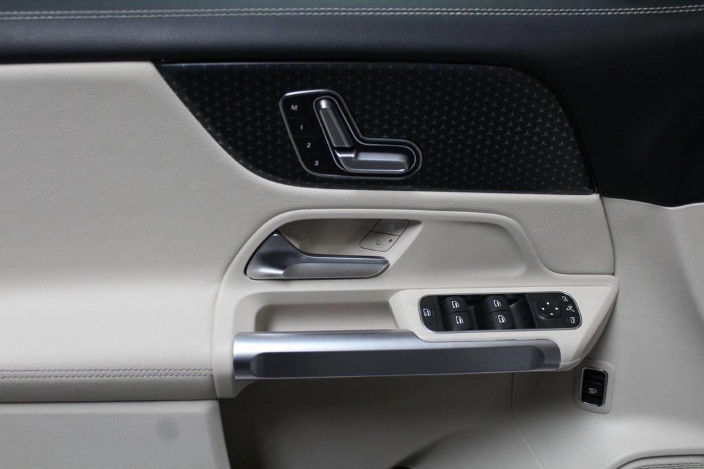 used 2025 Mercedes-Benz GLB 250 car, priced at $39,498