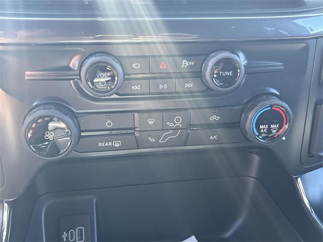 new 2025 Ford F-150 car, priced at $52,577