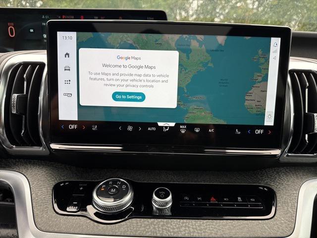 new 2025 Ford Expedition car, priced at $80,040