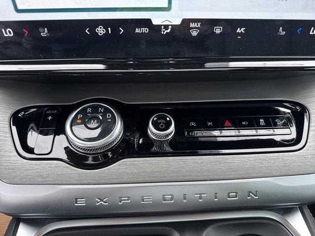 new 2025 Ford Expedition car, priced at $76,440
