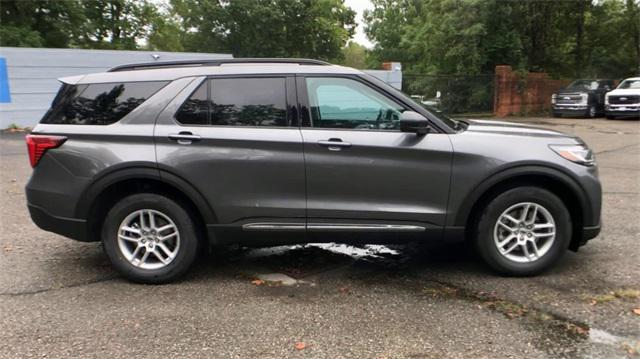 new 2025 Ford Explorer car, priced at $40,350