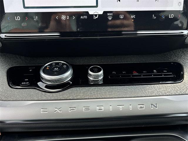 new 2025 Ford Expedition car, priced at $87,260
