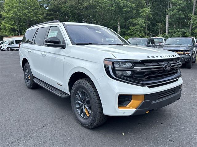 new 2025 Ford Expedition car, priced at $87,260
