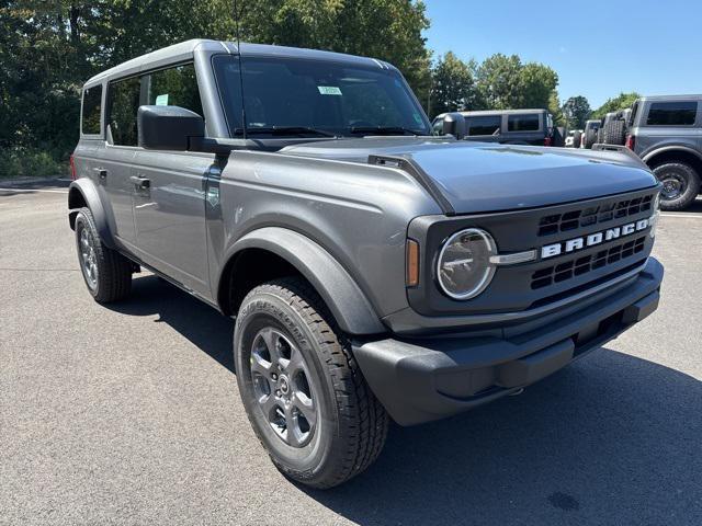 new 2025 Ford Bronco car, priced at $43,017