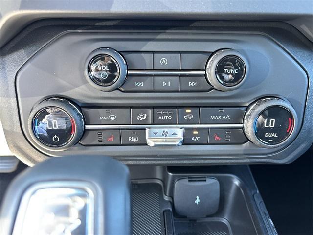 new 2025 Ford Bronco car, priced at $45,257