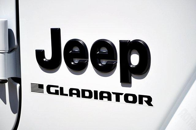 new 2025 Jeep Gladiator car, priced at $45,929