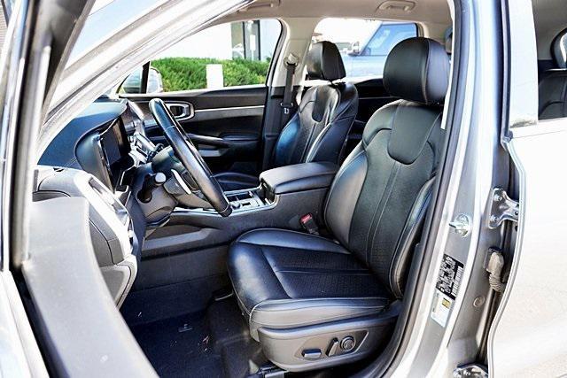 used 2022 Kia Sorento Hybrid car, priced at $20,695