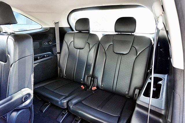 used 2022 Kia Sorento Hybrid car, priced at $20,695