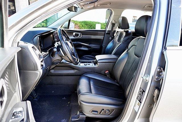 used 2022 Kia Sorento Hybrid car, priced at $20,695