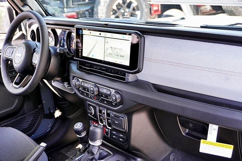 new 2025 Jeep Gladiator car, priced at $46,013