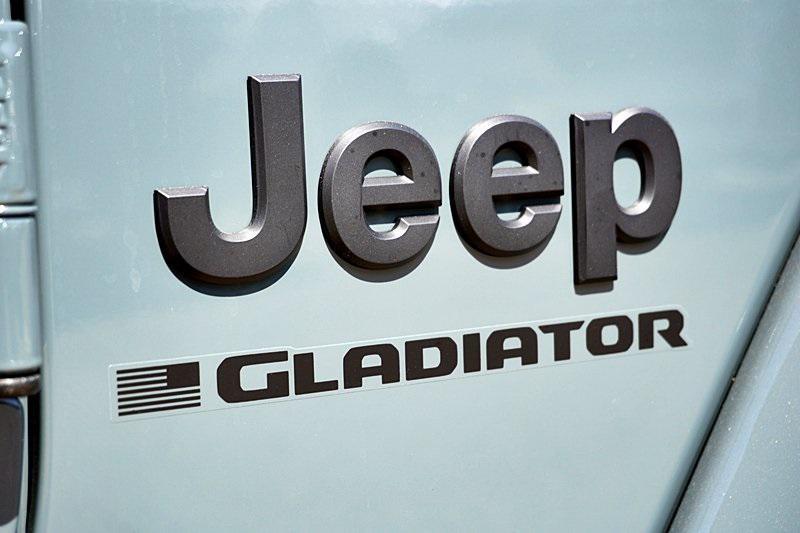 new 2025 Jeep Gladiator car, priced at $46,013