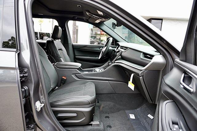 new 2025 Jeep Grand Cherokee L car, priced at $51,920