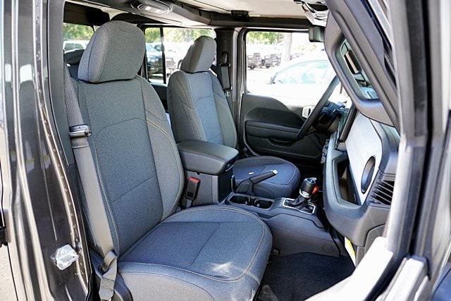 new 2025 Jeep Gladiator car, priced at $48,360