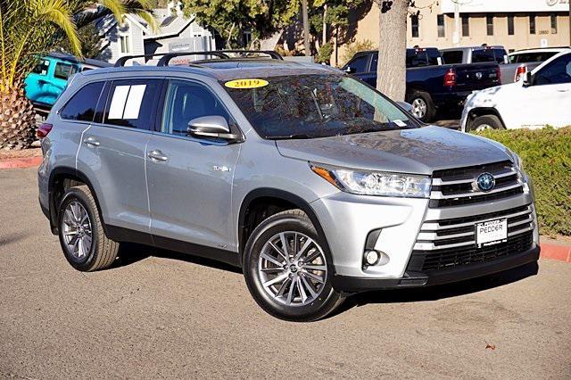 used 2019 Toyota Highlander Hybrid car, priced at $33,278