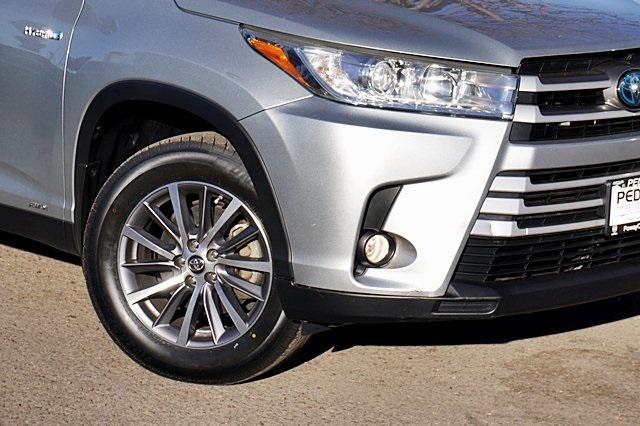 used 2019 Toyota Highlander Hybrid car, priced at $33,278