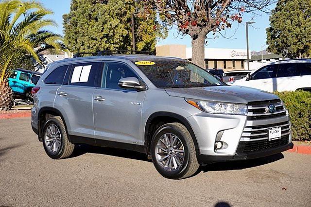 used 2019 Toyota Highlander Hybrid car, priced at $33,278