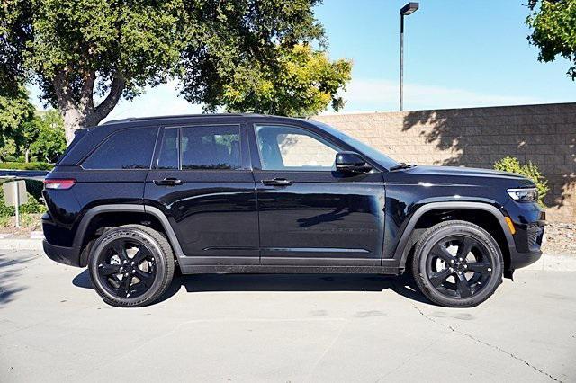 new 2024 Jeep Grand Cherokee car, priced at $39,729