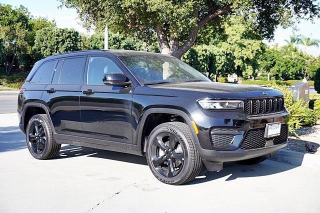 new 2024 Jeep Grand Cherokee car, priced at $39,729