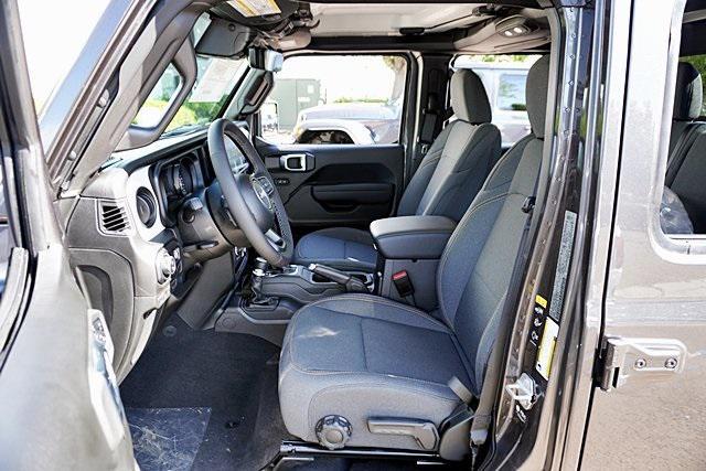 new 2025 Jeep Gladiator car, priced at $48,683