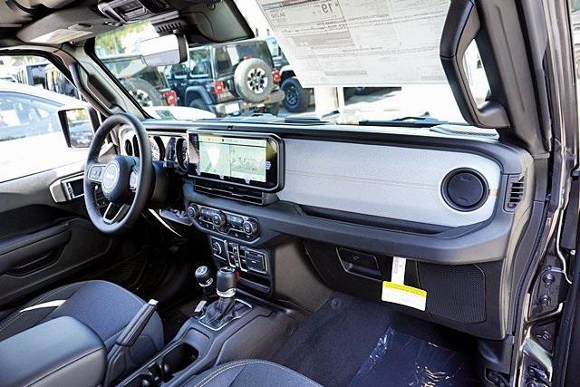 new 2025 Jeep Gladiator car, priced at $48,683