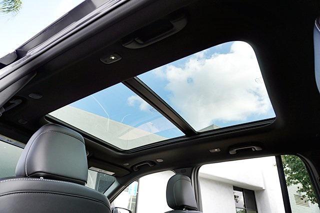 new 2025 Jeep Grand Cherokee car, priced at $41,404